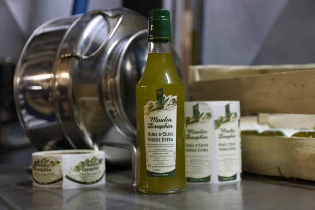 Bouteille d’huile d’olive vierge extra du Moulin Dauphin à Cucuron