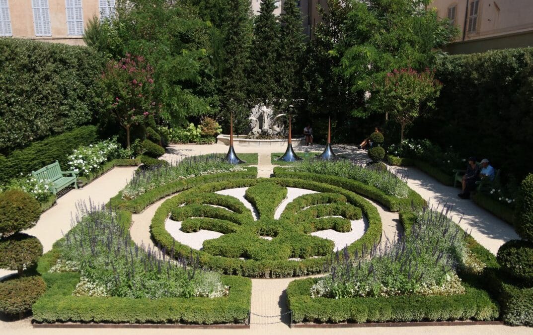 Le jardin à la française de l’Hôtel de Caumont, à Aix-en-Provence