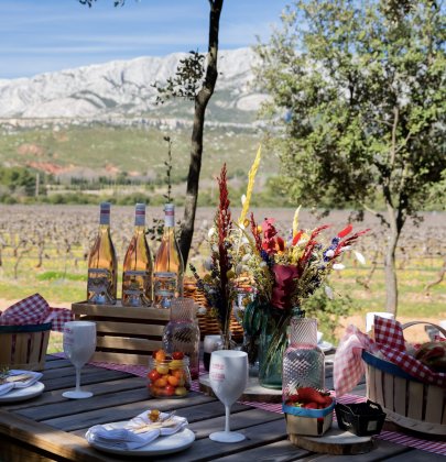 Pique-nique au pied de la Sainte-Victoire grâce au Château Gassier